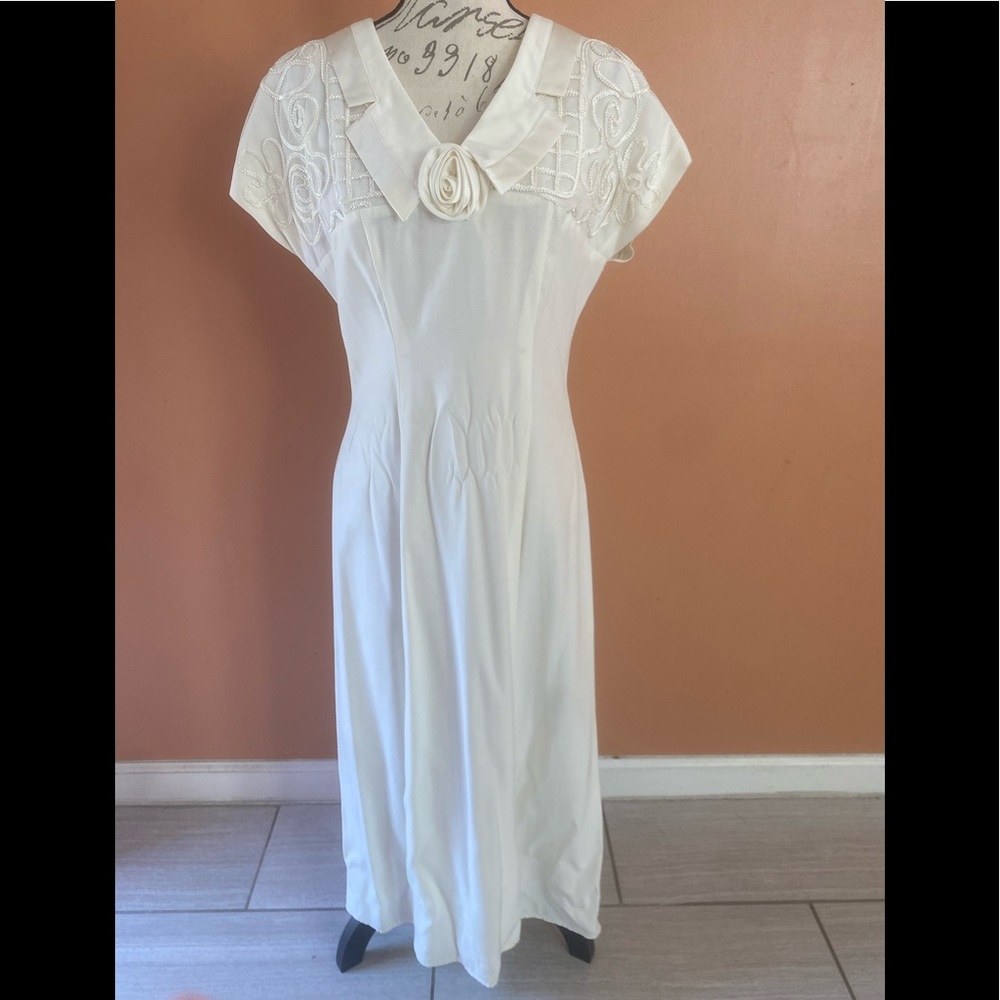 Club 22 White Vintage Dress
